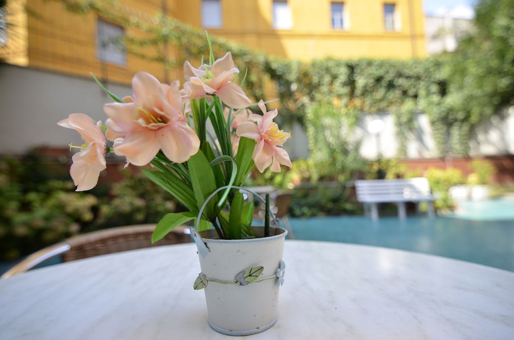 Tirreno Hotel — Hotel building in Rome, Lazio