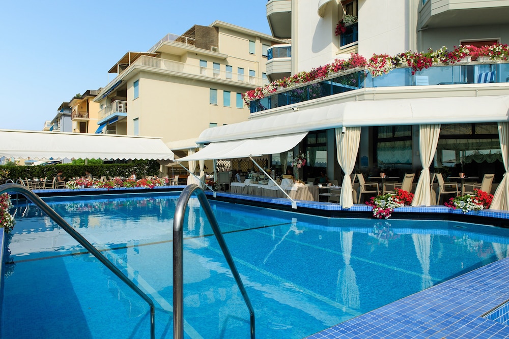 Hotel Cavalieri Palace - zdjęcie 3