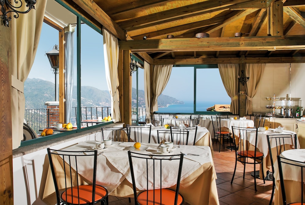 Hotel La Pensione Svizzera — Restaurant & bars in Taormina, Sicily