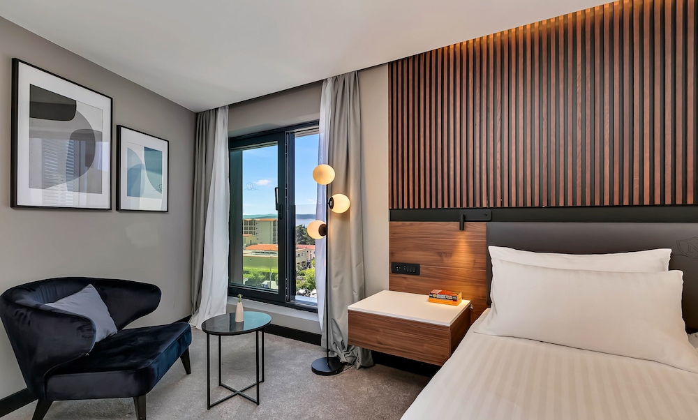 Boutique hotel Noemia — Hotel rooms in Baška Voda, Split-Dalmatia