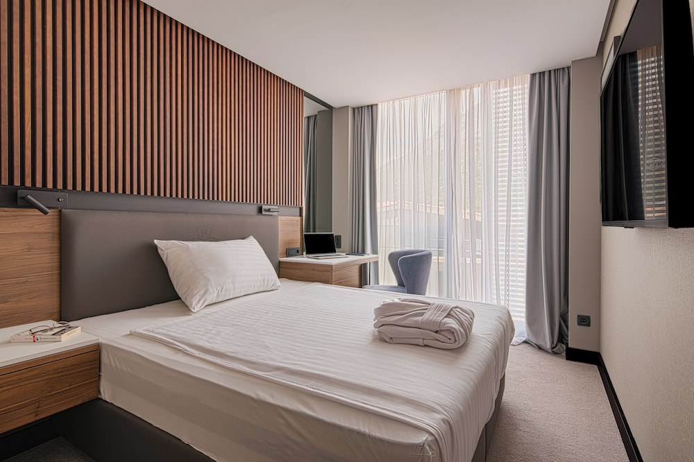 Boutique hotel Noemia — Hotel rooms in Baška Voda, Split-Dalmatia