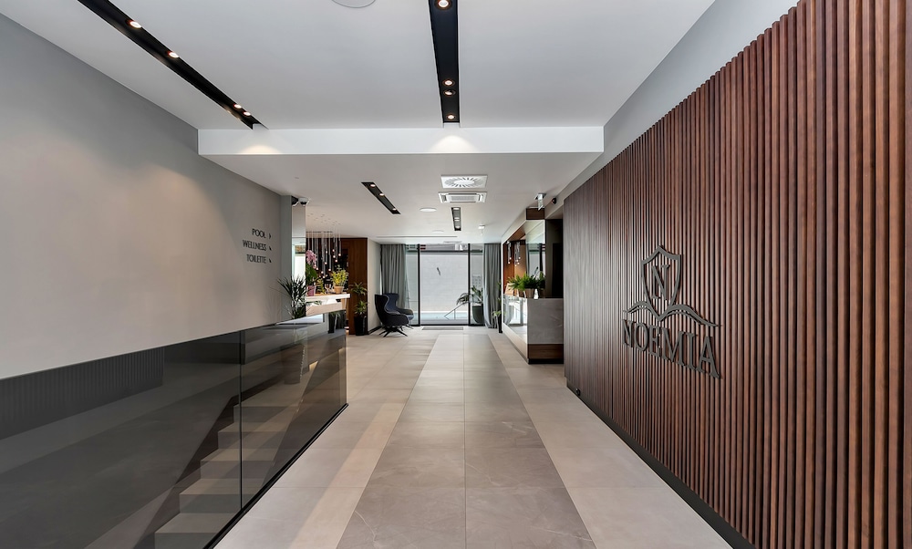 Boutique hotel Noemia — Hotel building in Baška Voda, Split-Dalmatia