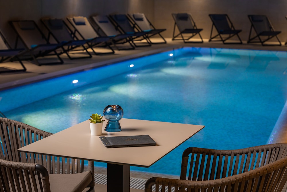 Boutique hotel Noemia — Swimming pool in Baška Voda, Split-Dalmatia