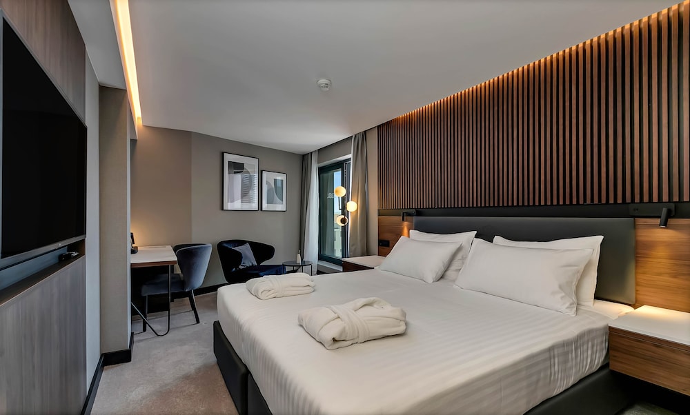 Boutique hotel Noemia — Hotel rooms in Baška Voda, Split-Dalmatia