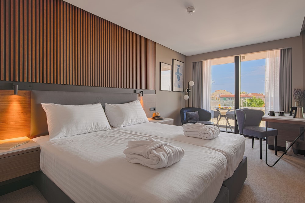 Boutique hotel Noemia — Hotel rooms in Baška Voda, Split-Dalmatia