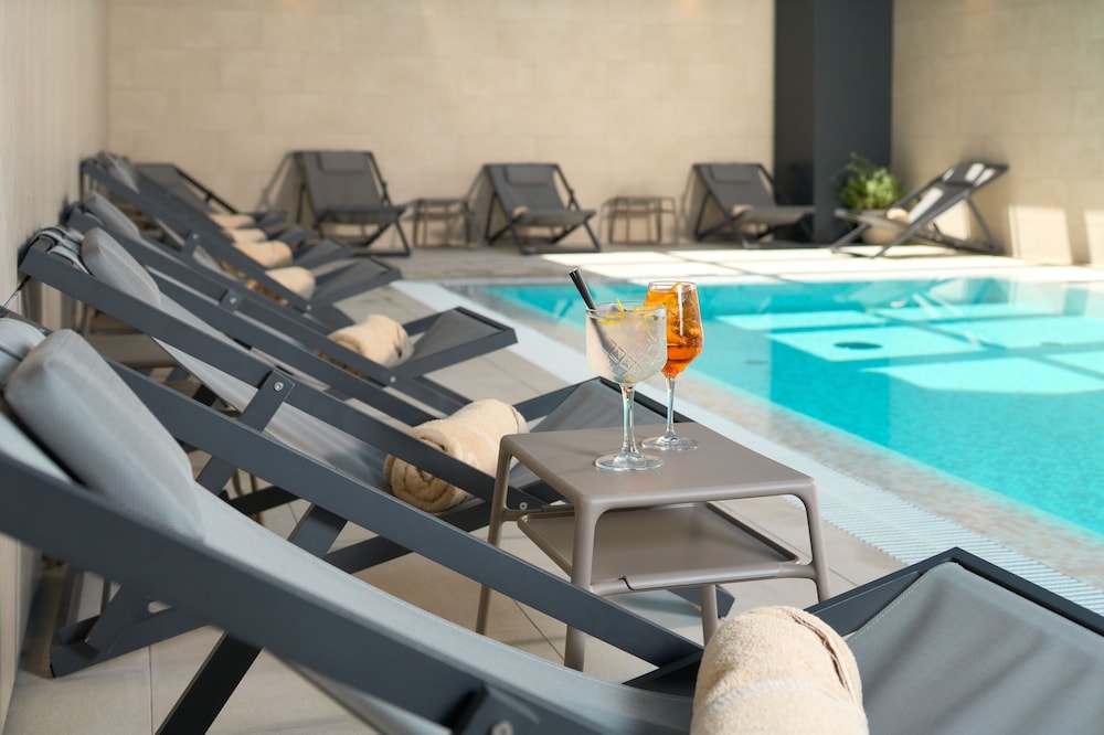 Boutique hotel Noemia — Swimming pool in Baška Voda, Split-Dalmatia
