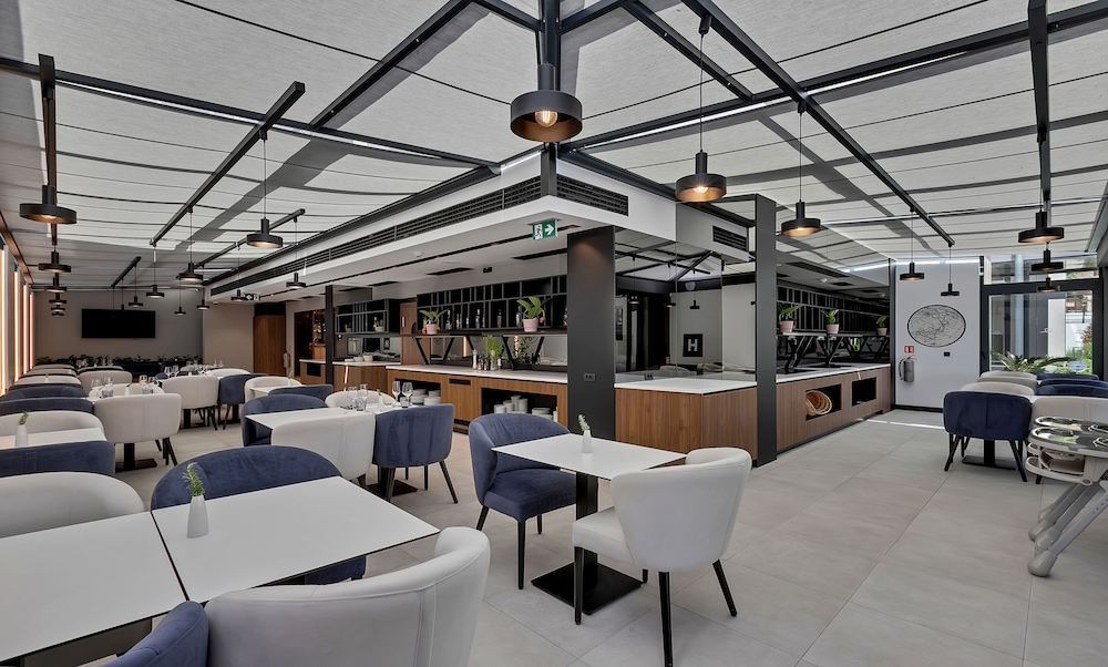 Boutique hotel Noemia — Restaurant & bars in Baška Voda, Split-Dalmatia