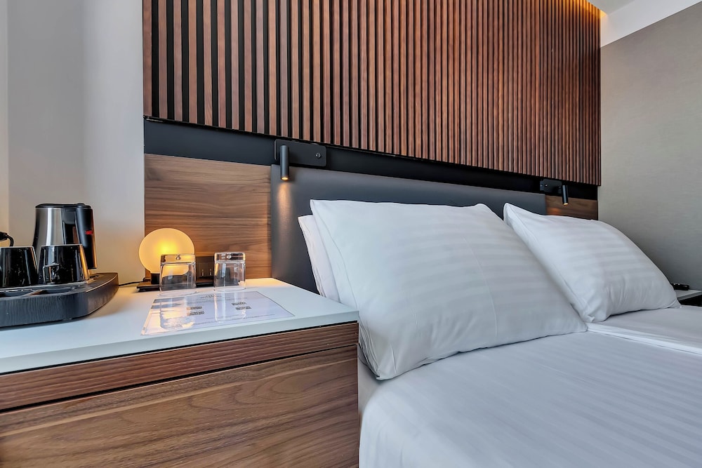Boutique hotel Noemia — Hotel rooms in Baška Voda, Split-Dalmatia