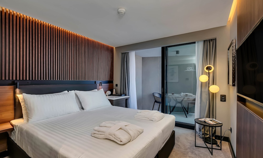 Boutique hotel Noemia — Hotel rooms in Baška Voda, Split-Dalmatia