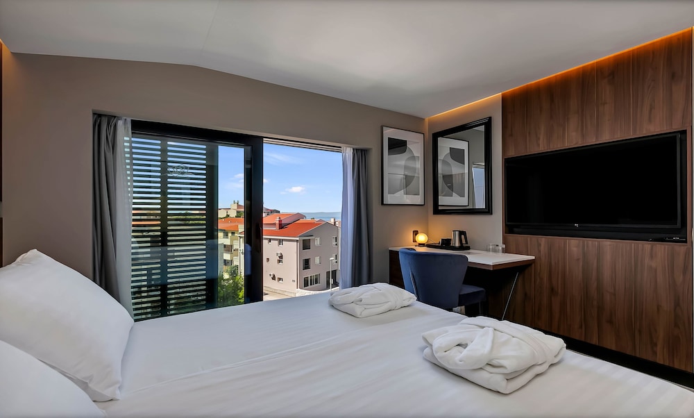 Boutique hotel Noemia — Hotel rooms in Baška Voda, Split-Dalmatia
