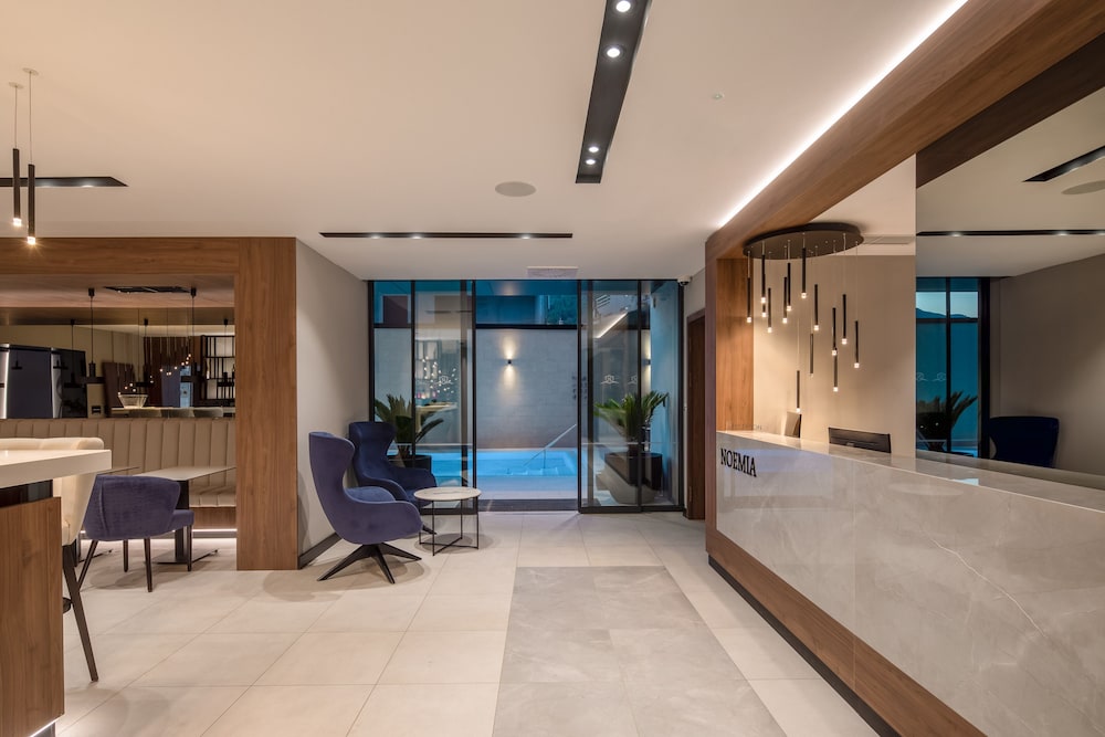 Boutique hotel Noemia — Swimming pool in Baška Voda, Split-Dalmatia