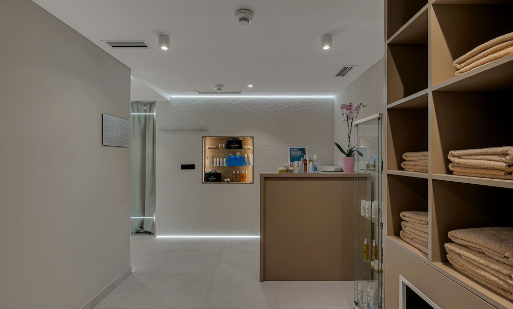 Boutique hotel Noemia — Spa in Baška Voda, Split-Dalmatia