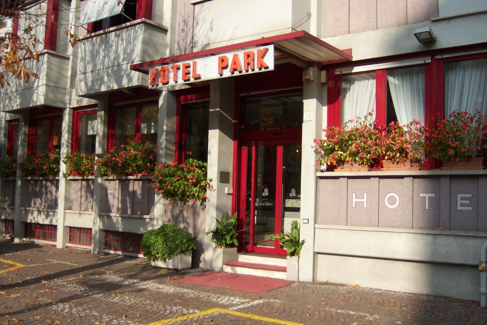 Park Hotel Meublé — Main photo in Como, Lombardy