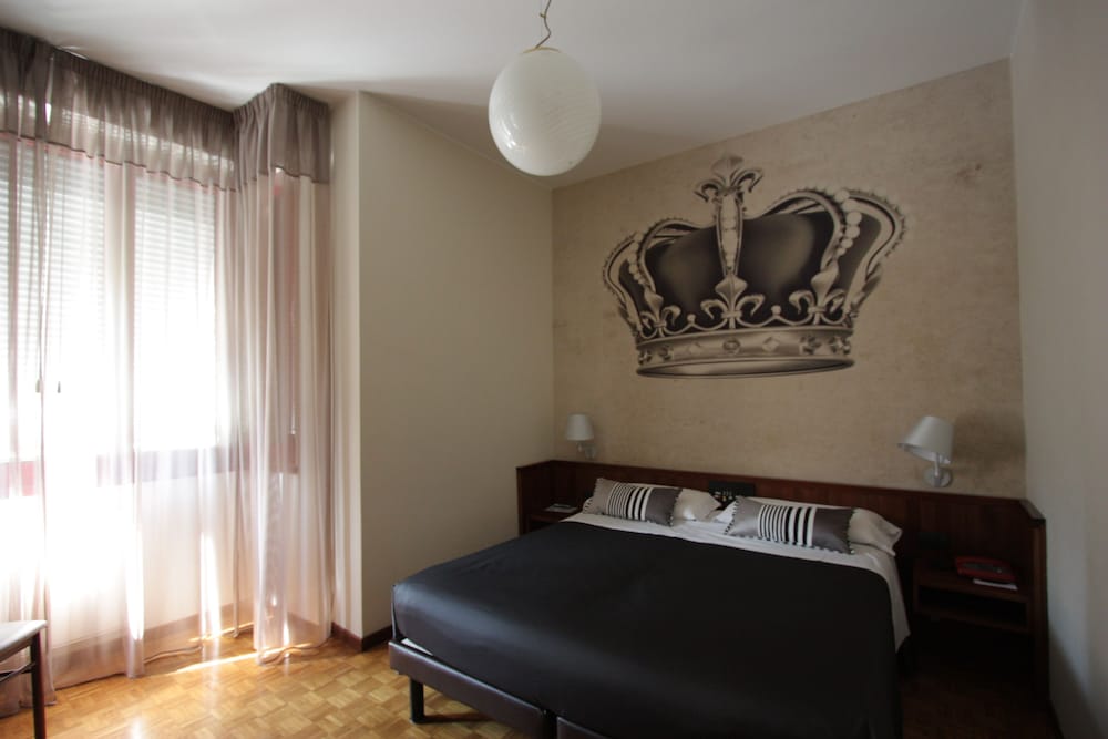 Park Hotel Meublé — Hotel rooms in Como, Lombardy