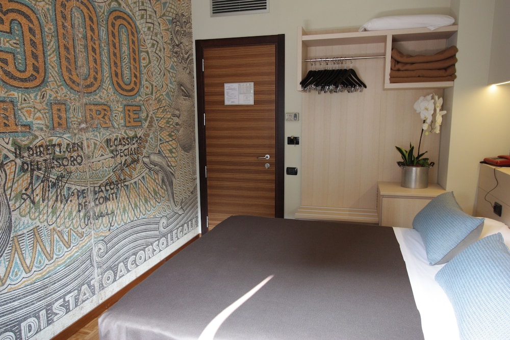 Park Hotel Meublé — Hotel rooms in Como, Lombardy