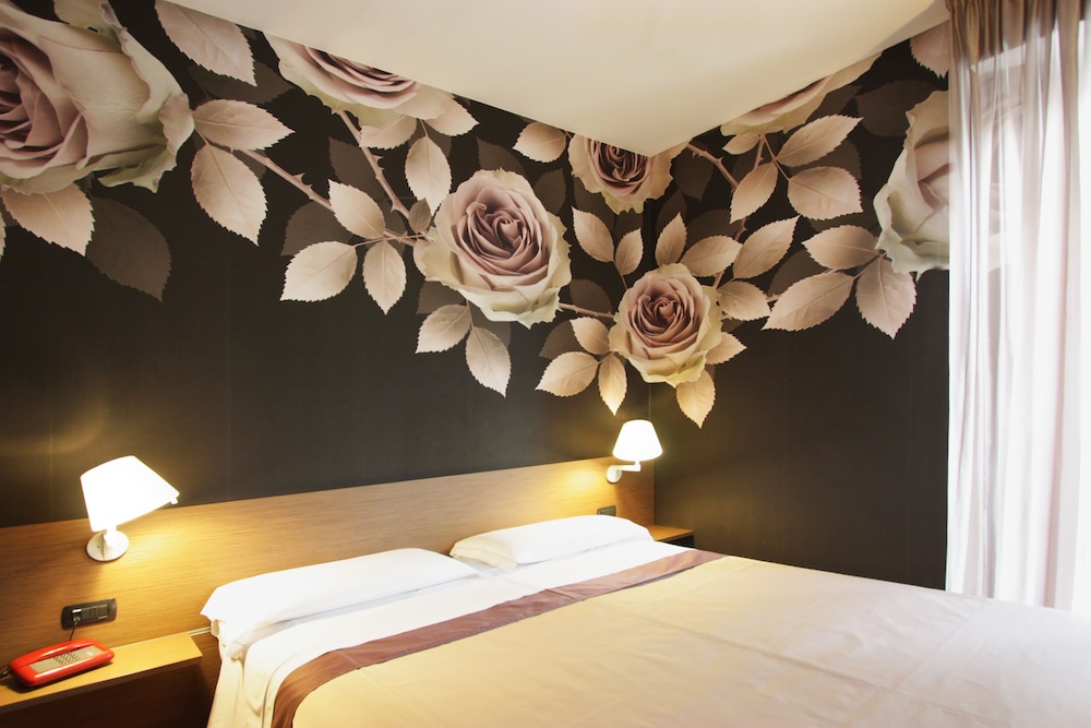 Park Hotel Meublé — Hotel rooms in Como, Lombardy
