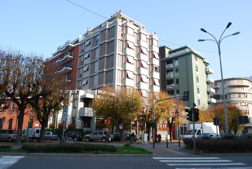 Park Hotel Meublé — Hotel building in Como, Lombardy