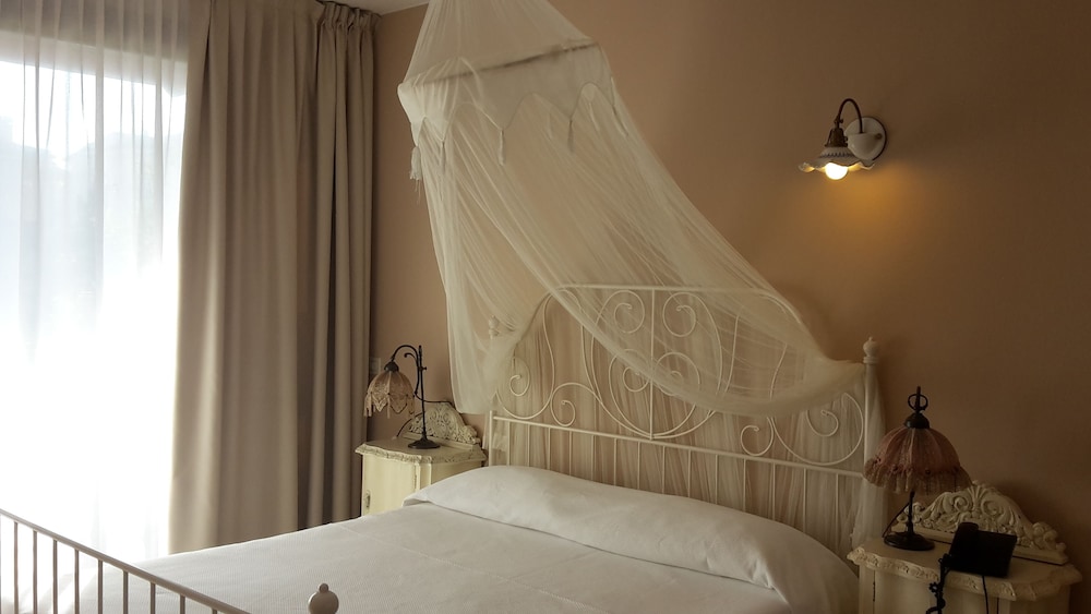 Il Sogno Apartments — Hotel rooms in Desenzano del Garda, Lombardy
