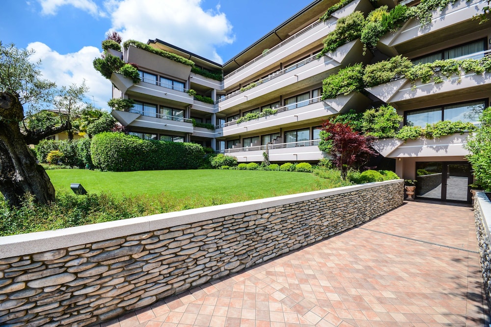 Il Sogno Apartments — Hotel building in Desenzano del Garda, Lombardy