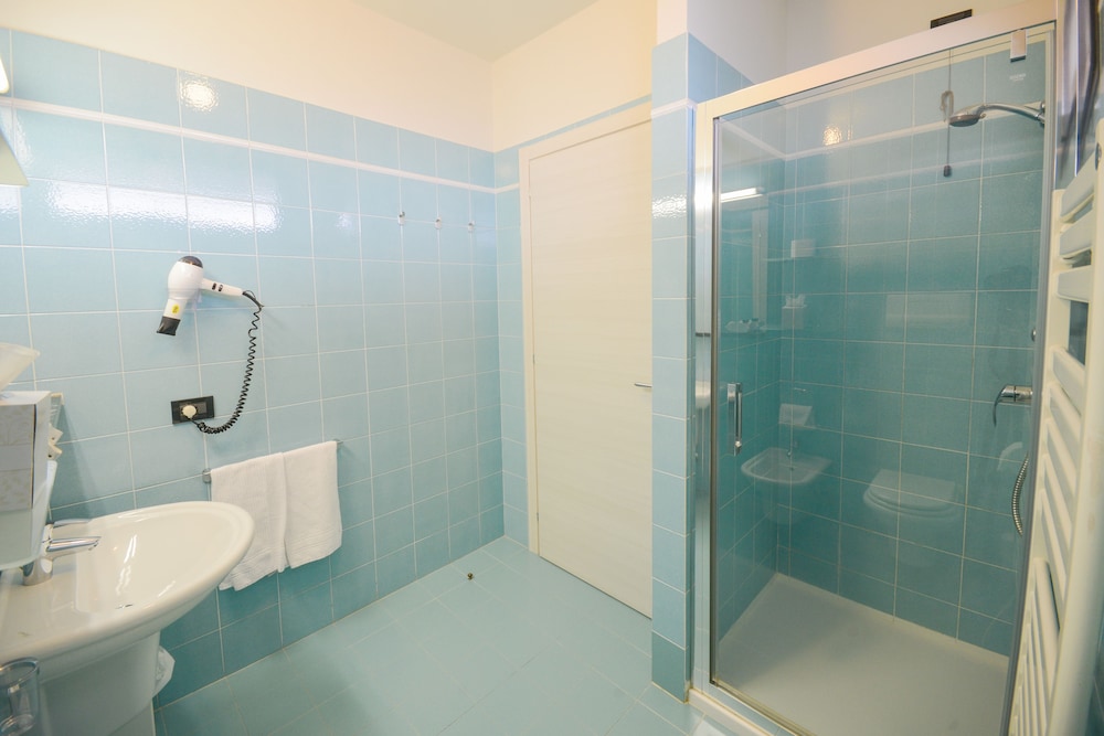 Il Sogno Apartments — Hotel rooms in Desenzano del Garda, Lombardy
