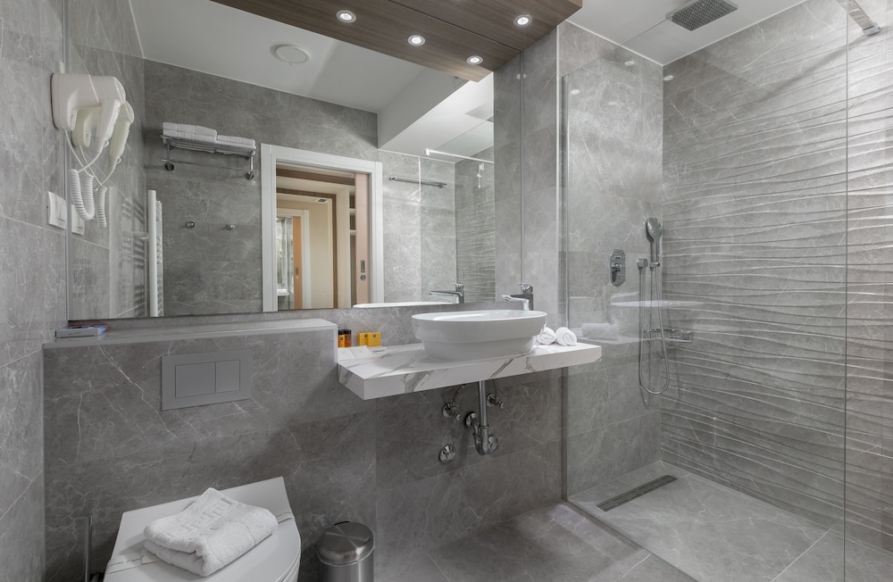 Hotel Antonio — Hotel rooms in Makarska, Split-Dalmatia