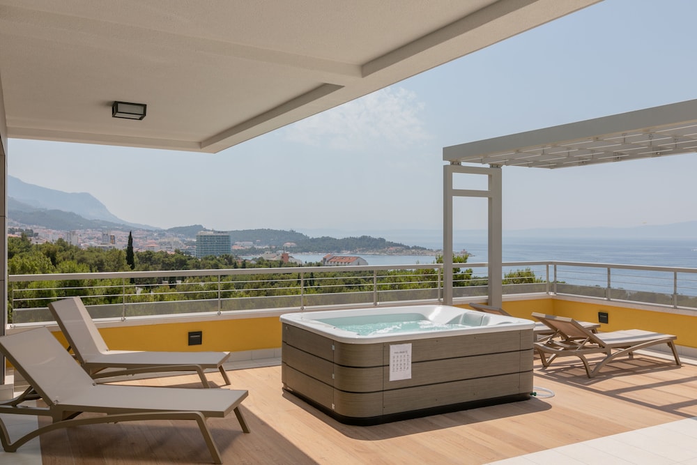 Hotel Antonio — Spa in Makarska, Split-Dalmatia