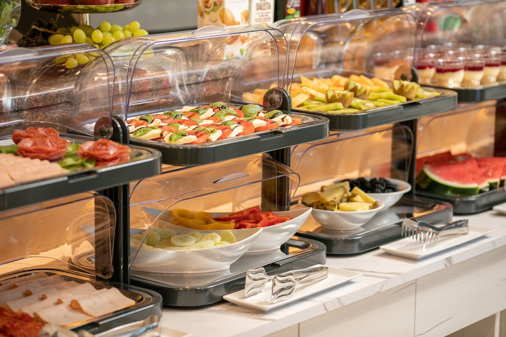 Hotel Antonio — Restaurant & bars in Makarska, Split-Dalmatia