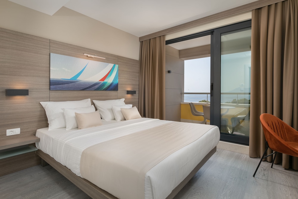 Hotel Antonio — Hotel rooms in Makarska, Split-Dalmatia