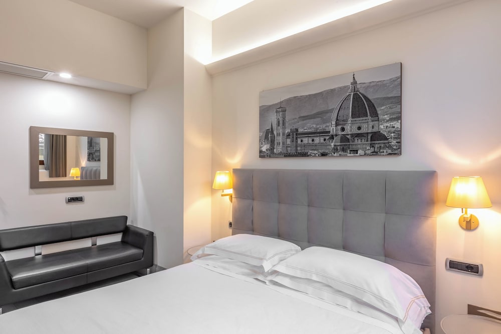 Hotel Centrale — Hotel rooms in Florence, Tuscany