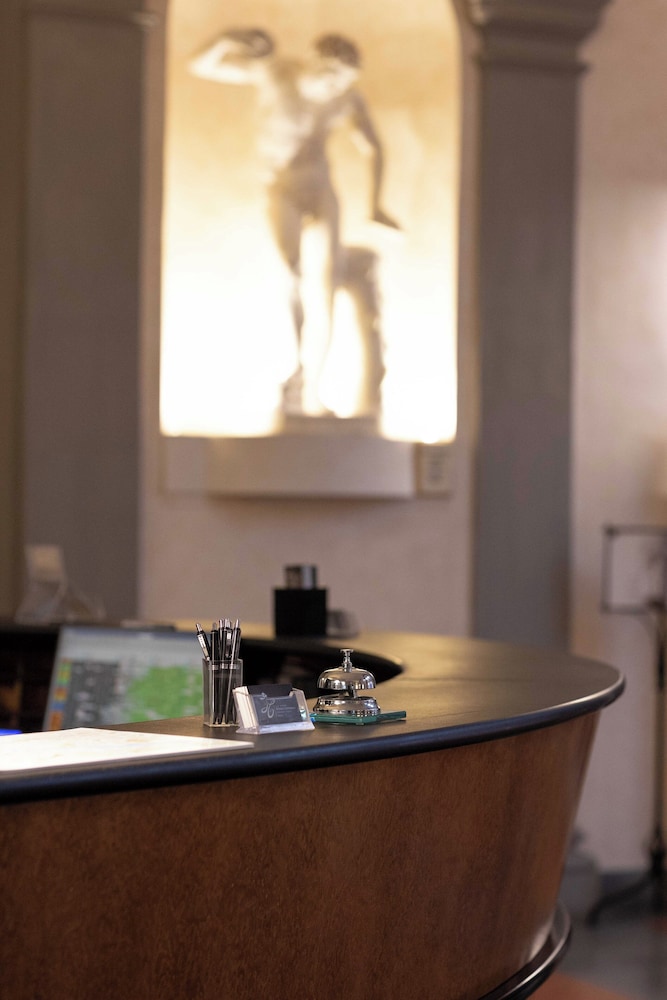 Hotel Centrale — Hotel building in Florence, Tuscany