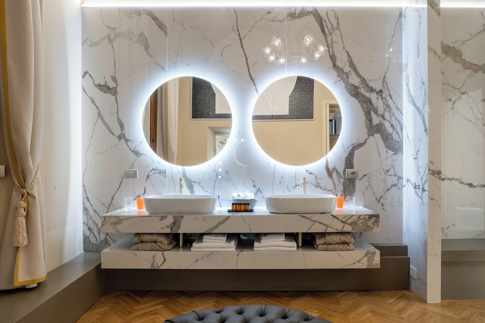 Hotel Centrale — Hotel rooms in Florence, Tuscany