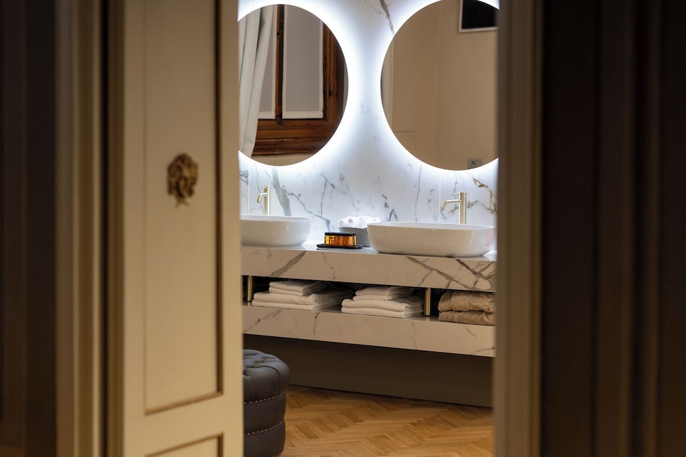 Hotel Centrale — Hotel rooms in Florence, Tuscany