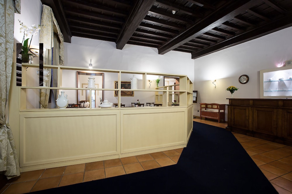 Hotel Centrale — Restaurant & bars in Florence, Tuscany