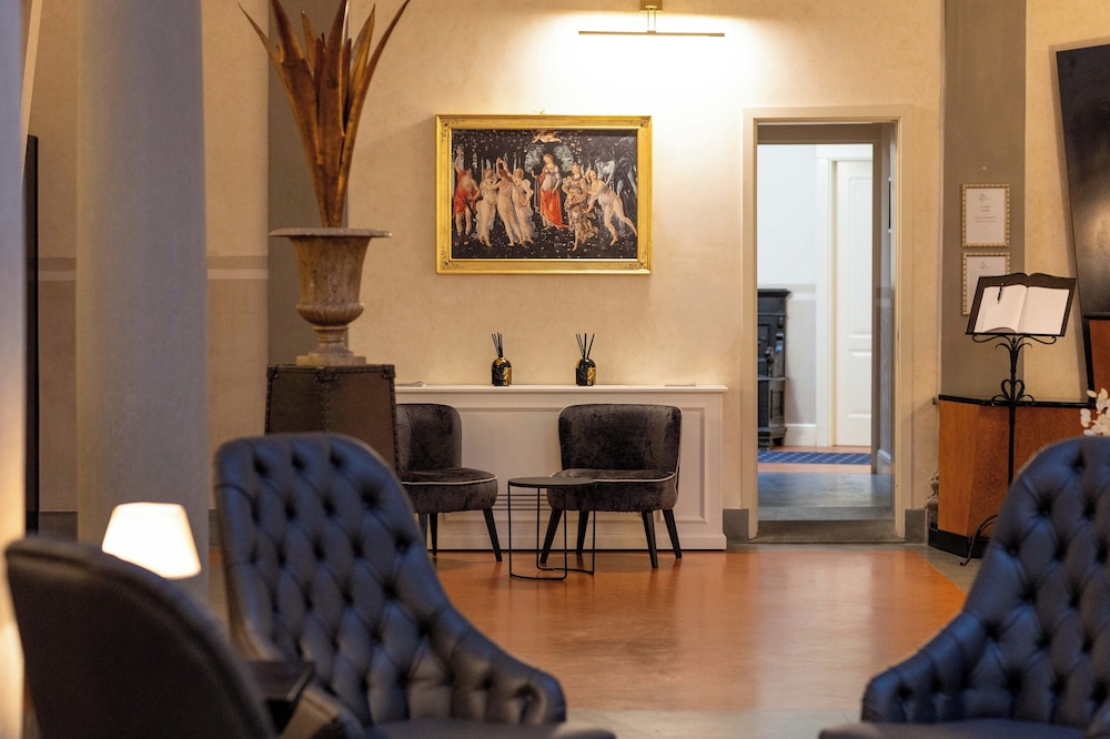 Hotel Centrale — Hotel building in Florence, Tuscany