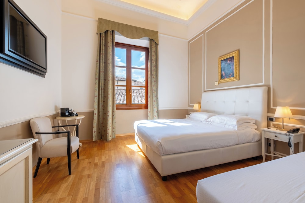 Hotel Centrale — Hotel rooms in Florence, Tuscany