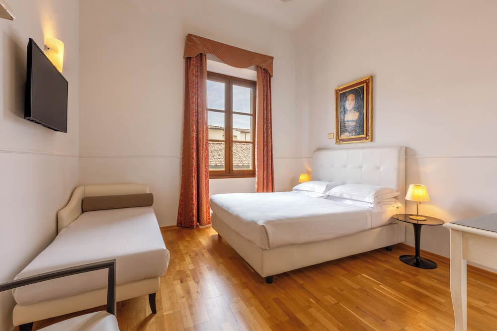 Hotel Centrale — Hotel rooms in Florence, Tuscany