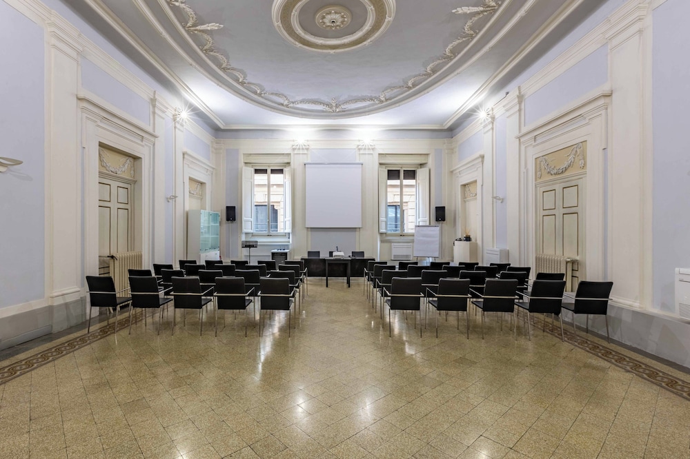 Hotel Centrale — Hotel building in Florence, Tuscany