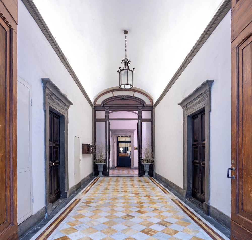 Hotel Centrale — Hotel building in Florence, Tuscany