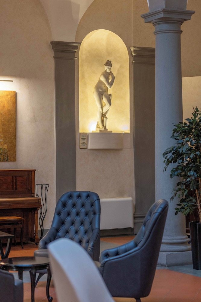 Hotel Centrale — Hotel building in Florence, Tuscany