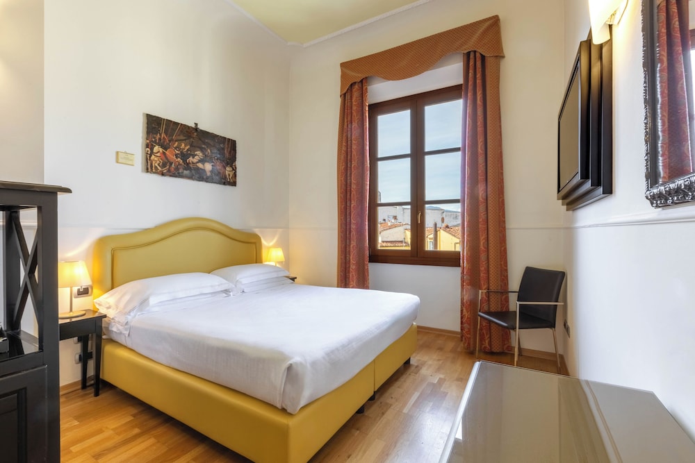 Hotel Centrale — Hotel rooms in Florence, Tuscany