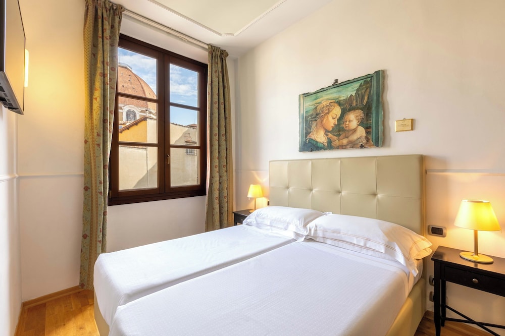 Hotel Centrale — Hotel rooms in Florence, Tuscany