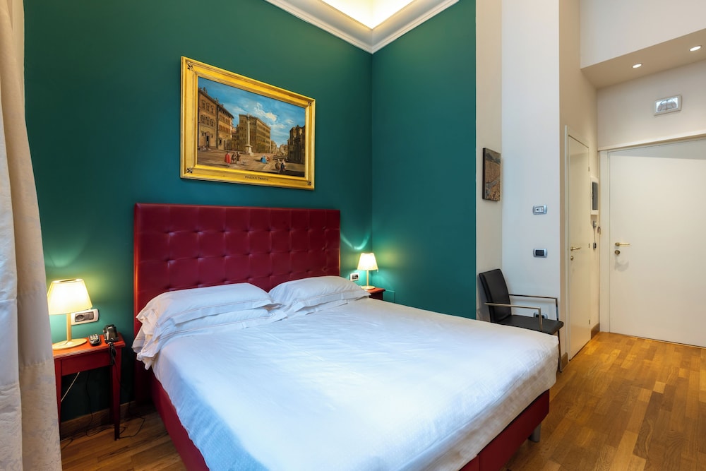 Hotel Centrale — Hotel rooms in Florence, Tuscany