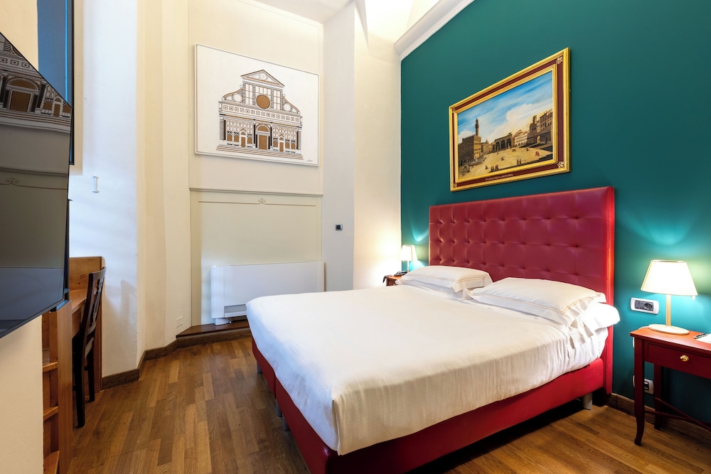 Hotel Centrale — Hotel rooms in Florence, Tuscany