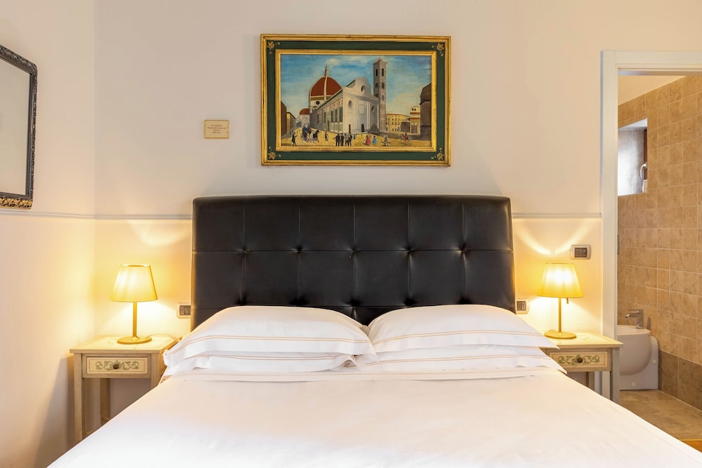 Hotel Centrale — Hotel rooms in Florence, Tuscany