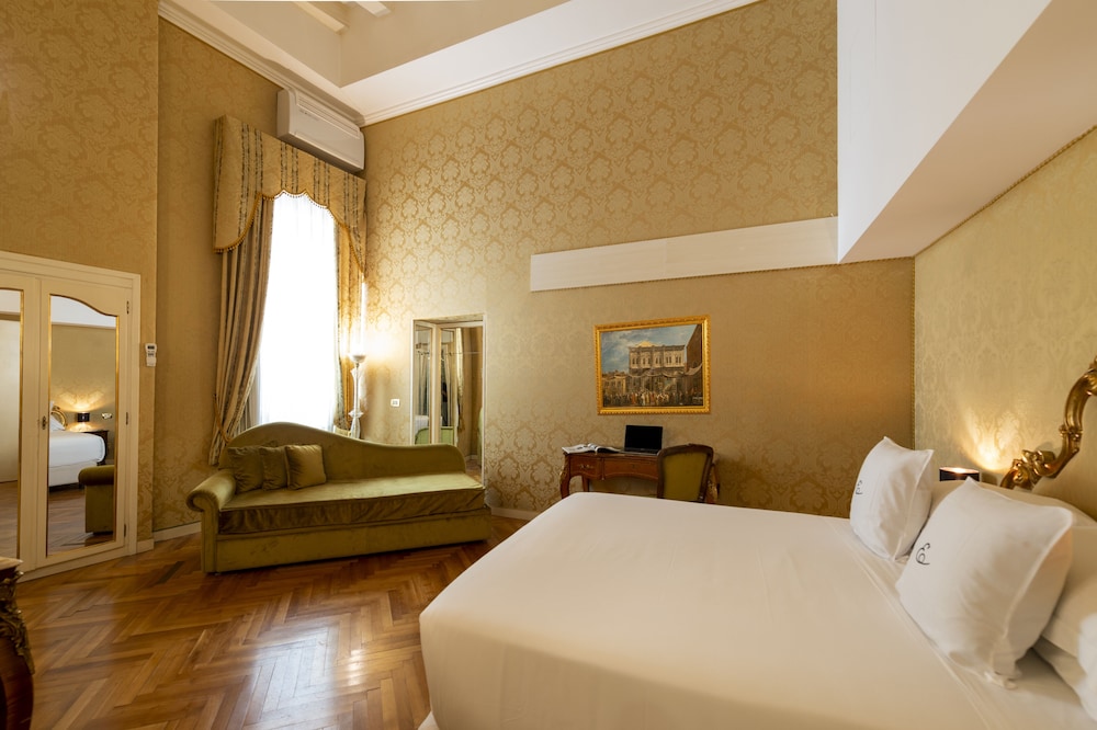Hotel Antico Doge — Hotel rooms in Venice, Veneto