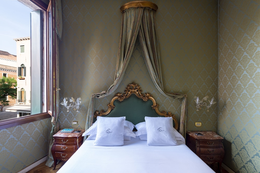 Hotel Antico Doge — Hotel rooms in Venice, Veneto