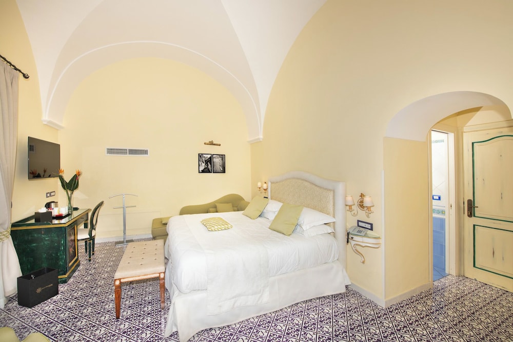 Hotel Margherita — Hotel rooms in Praiano, Campania