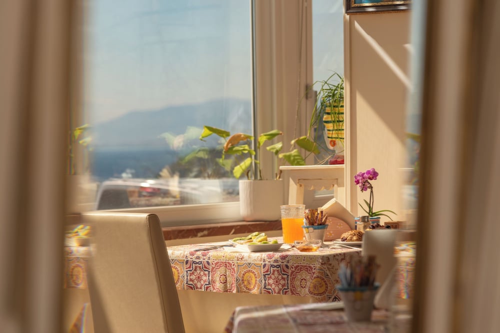 Hotel Margherita — Restaurant & bars in Praiano, Campania