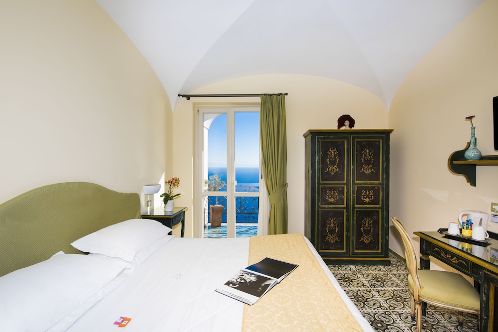 Hotel Margherita — Hotel rooms in Praiano, Campania