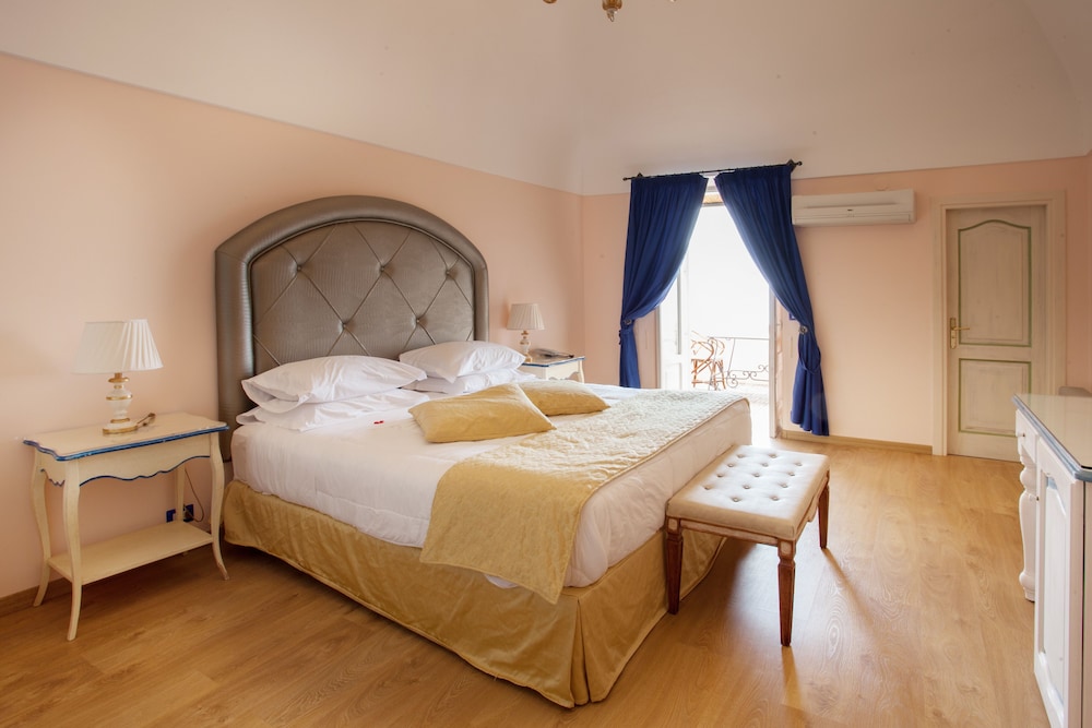 Hotel Margherita — Hotel rooms in Praiano, Campania